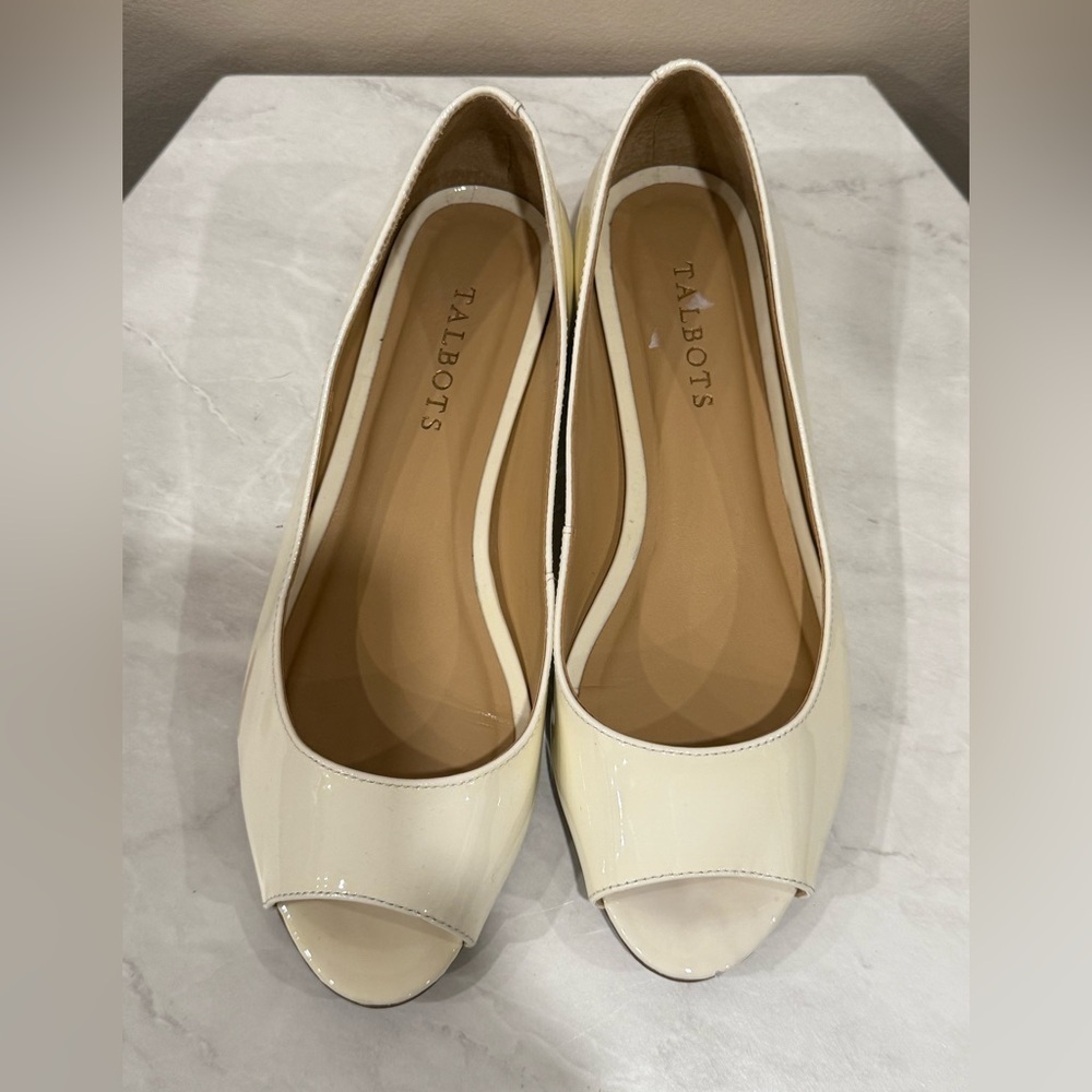 🔥Talbots Women's Cream Peep Toe Flats Sz 8🔥